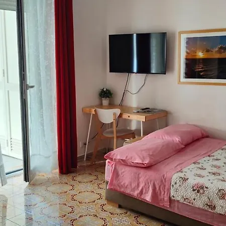 Holidays Guest house *
