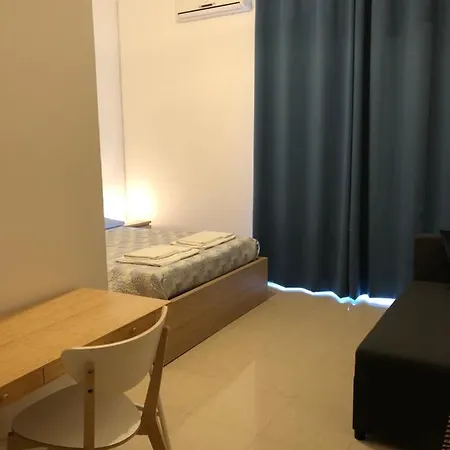 Holidays 招待所 3*