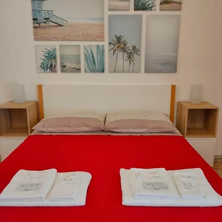 Holidays 招待所 3*