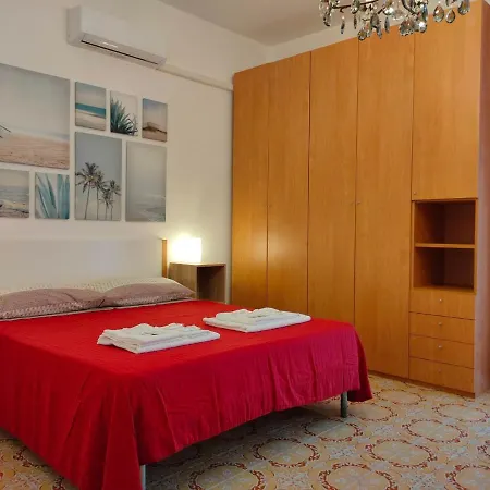 Holidays 招待所 加埃塔